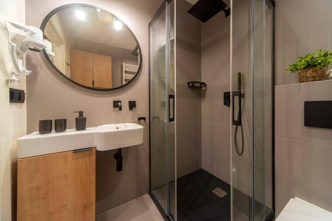 Trevilles Apartamenty - Stone Hill Z Basenem I Spa شكلارسكا بوريبا المظهر الخارجي الصورة